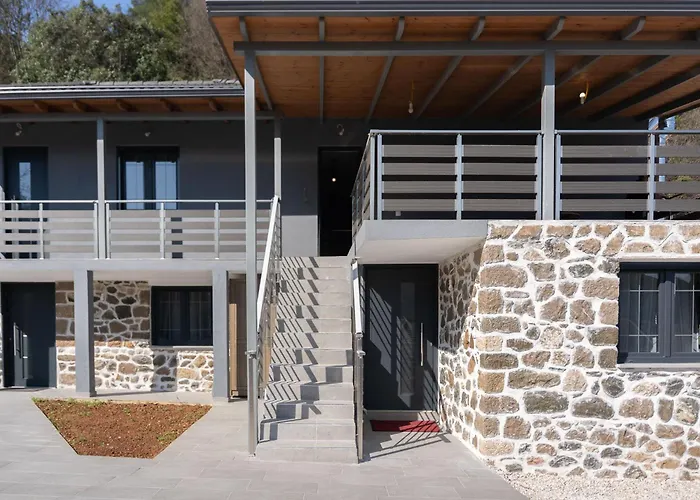 Oneiropetra 3 Apartment